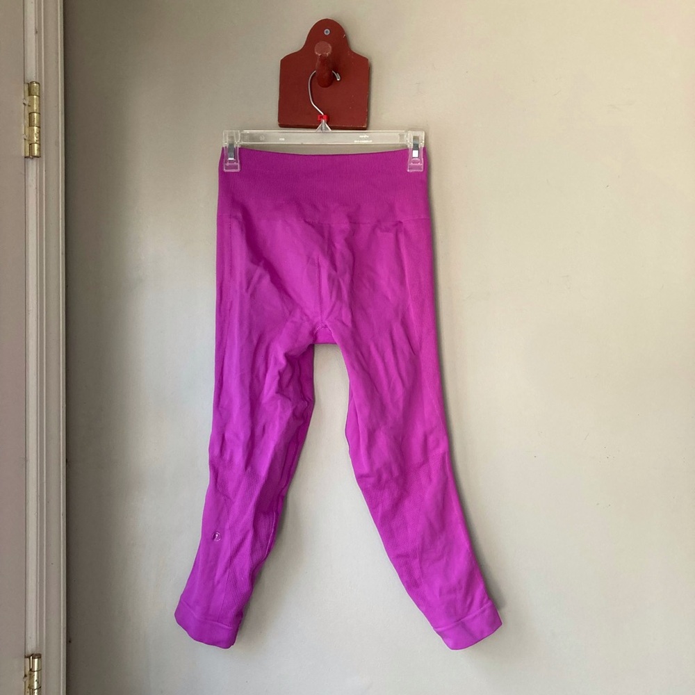 Lululemon Zoned In 3/4 Tight Raspberry 8 - Picture 5 of 7